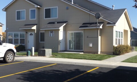 Apartments Near The College of Idaho 11415 Pinehurst Townhomes for The College of Idaho Students in Caldwell, ID