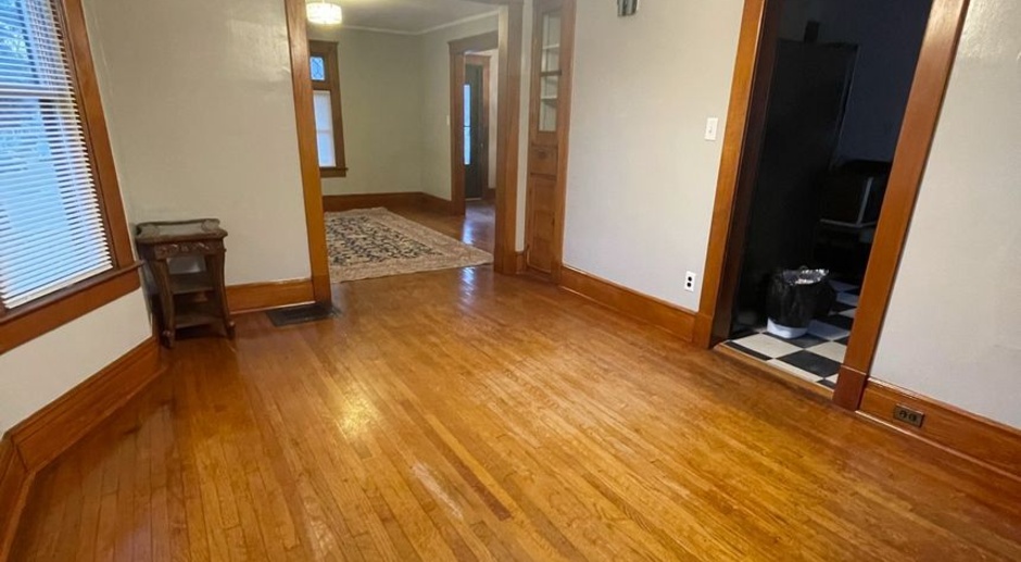 Short Term Living in our Downtown A2 - Three Bedroom! (April to July 2024 Lease)