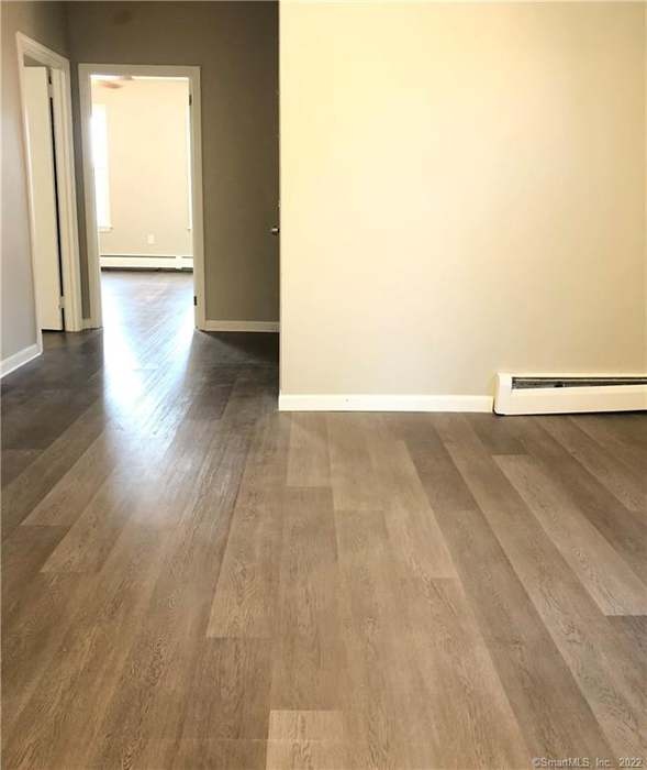 Five Minutes from Wesleyan (2br,1bth, washer/dryer in-unit)