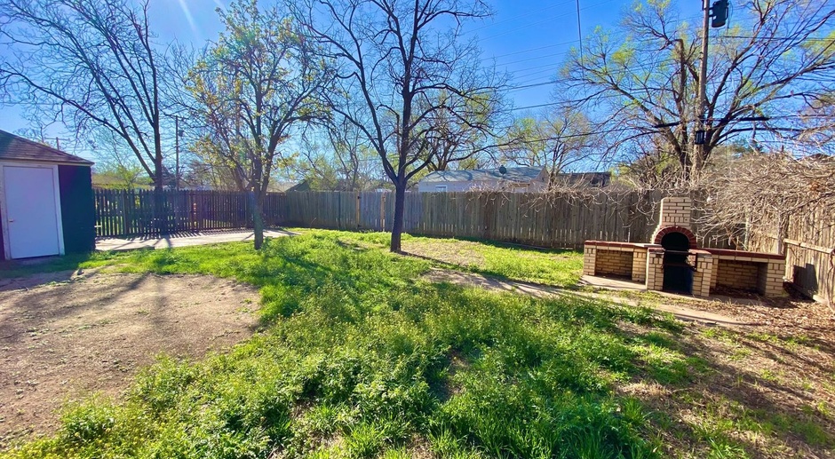 Pre-Leasing for Fall Semester 2024! 3/2 - Close to Texas Tech Campus.