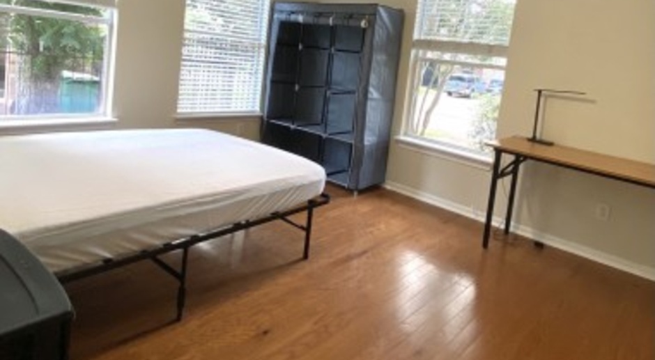 Very Clean Fully-Furnished Off-Campus Student Housing
