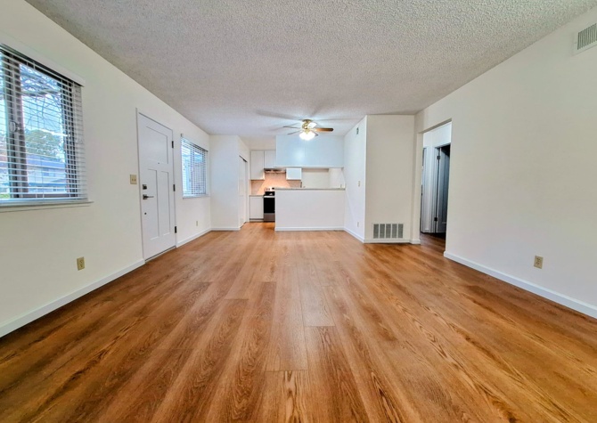 Houses Near Beautifully Remodeled 2bd Condo With Central Air & Many Great Features!