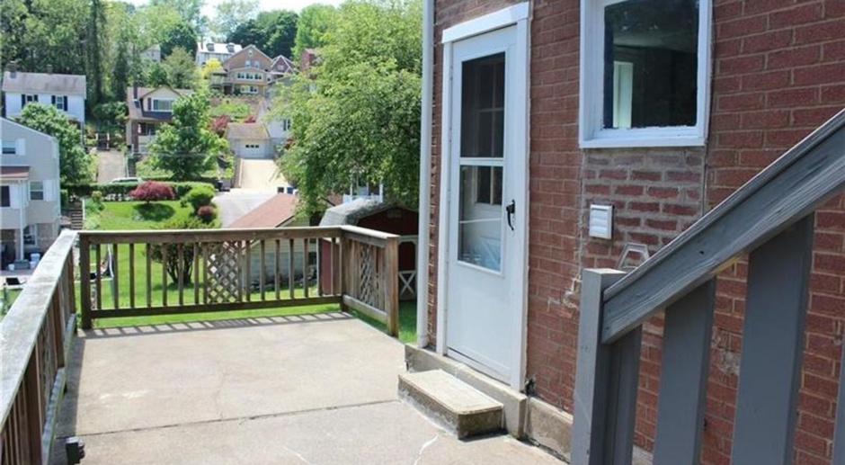 2 Bed/2 Bath Cottage in the Mt Lebanon School District-Available Immediately!
