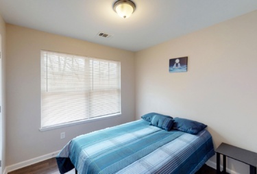 Room for Rent - English Avenue Home, a 4 minute walk to bus stop Joseph E Boone Blvd & Griffin St NW